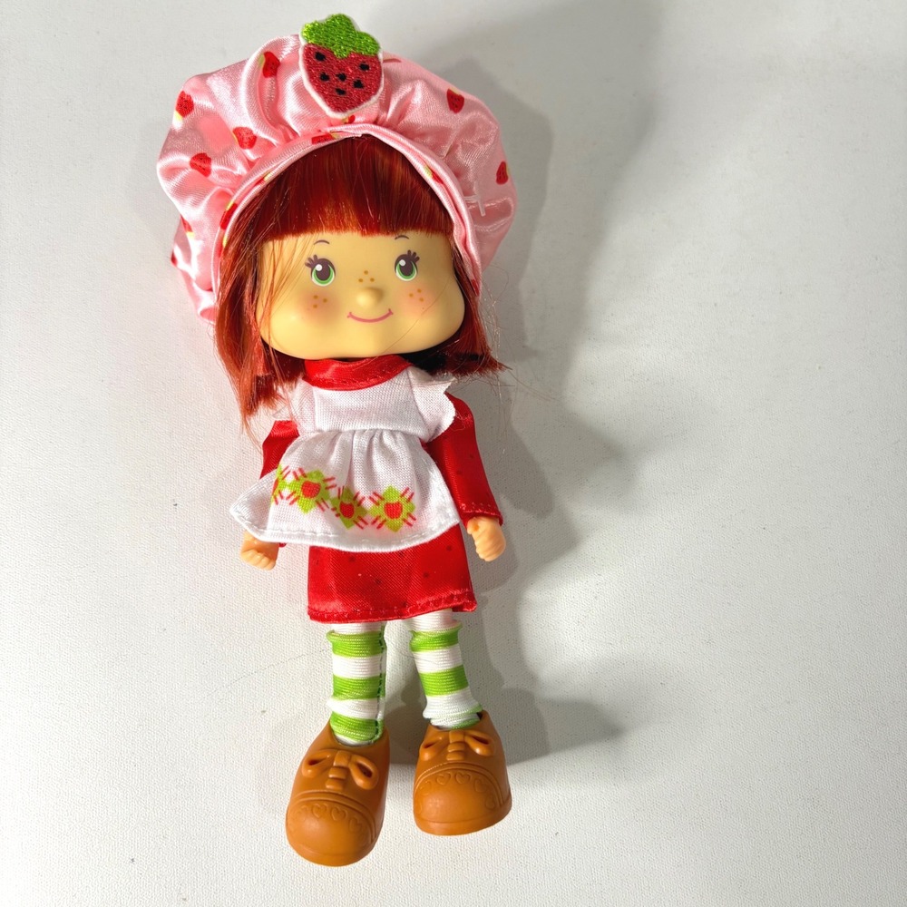 Strawberry Shortcake 6 Inch Doll Red Hair Pink Bonnet Striped Leggings